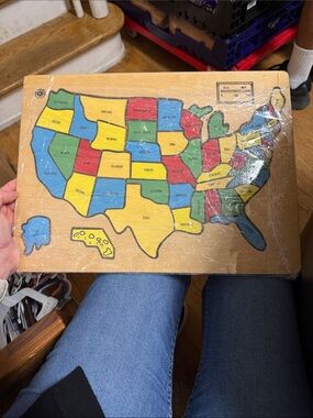 Wooden USA Puzzle Map - Colorful State Pieces